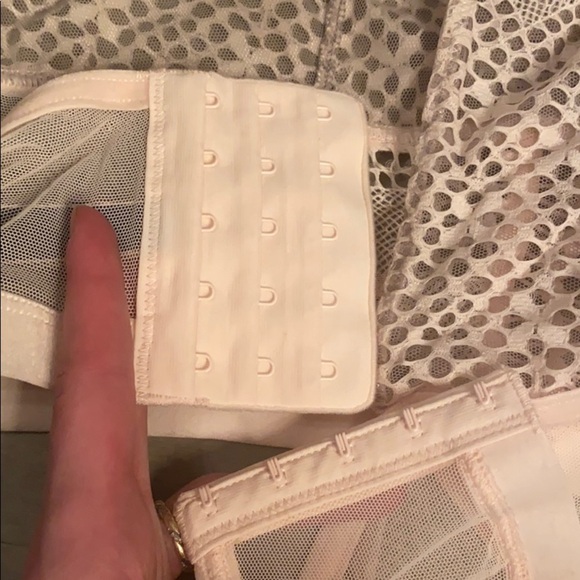 VS High Neck Bralette​ - Picture 10 of 11